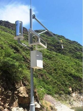 太阳能监测水利杆